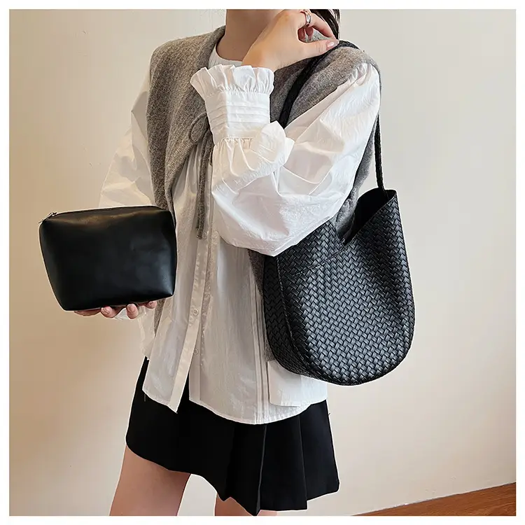 Brown Woven Shoulder Bag Large Capacity 2025 — feature 7