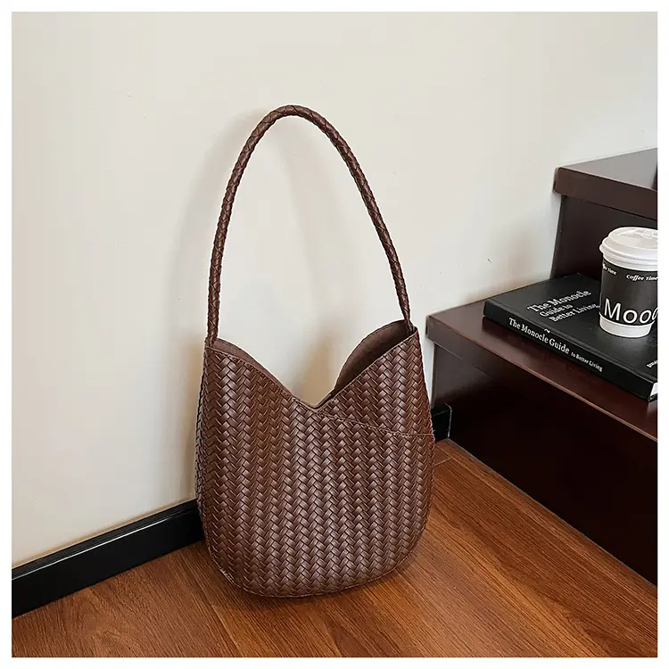 Brown Woven Shoulder Bag Large Capacity 2025 - Image 2