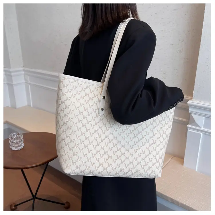 Large Capacity Women's Textured Shoulder Bag with Gold Hardware — feature 8
