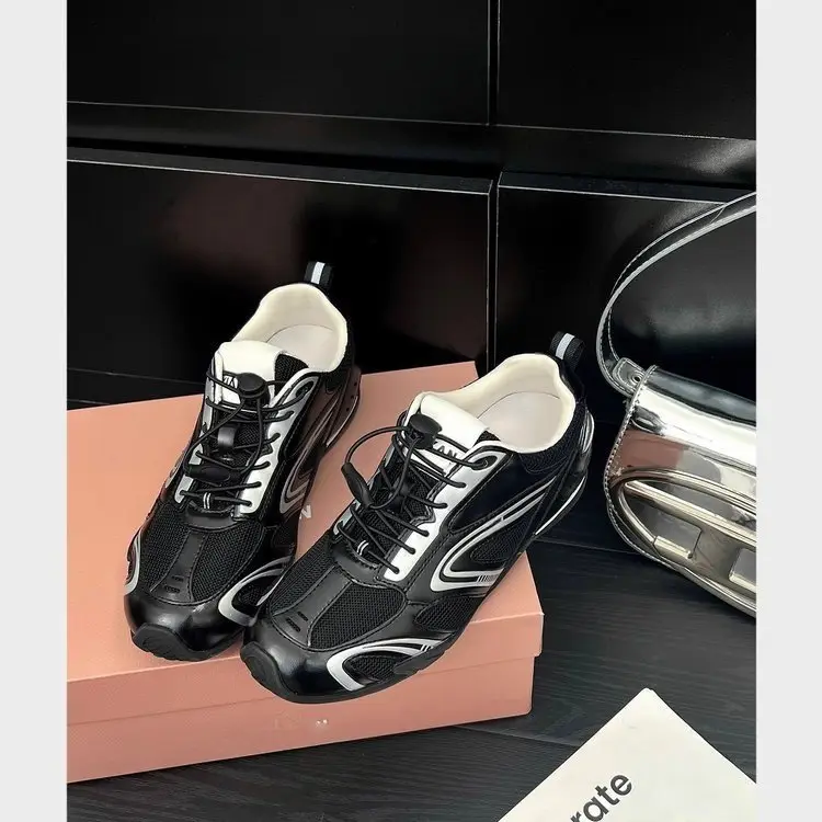 Retro Green Racing Training Shoes for Women 2025 — feature 2