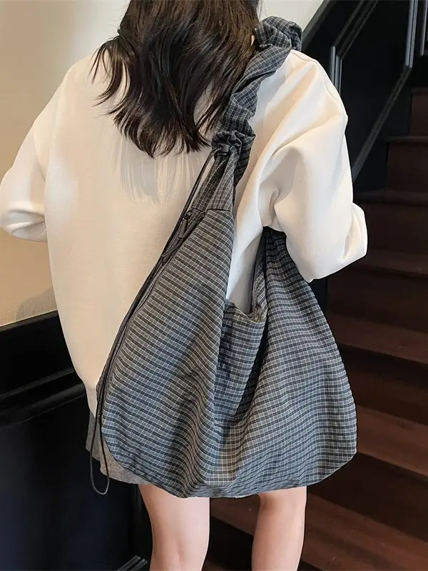 2025 Nylon Shoulder Bag Women Large Capacity Commuter Tote - Image 8