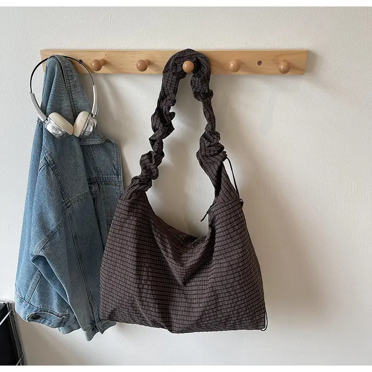 2025 Nylon Shoulder Bag Women Large Capacity Commuter Tote — feature 15