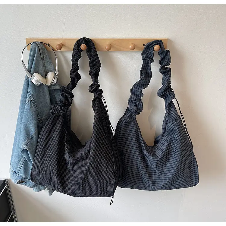 2025 Nylon Shoulder Bag Women Large Capacity Commuter Tote — feature 17