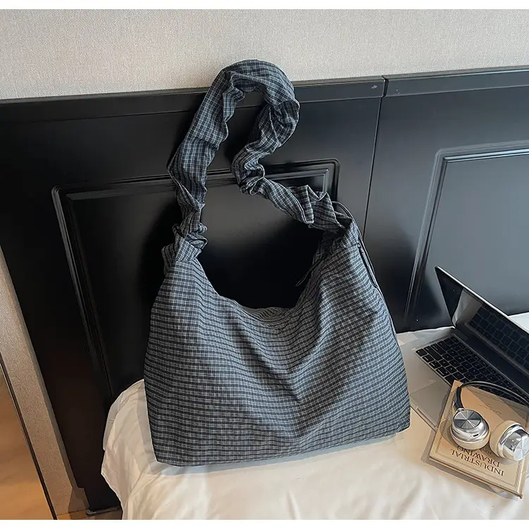 2025 Nylon Shoulder Bag Women Large Capacity Commuter Tote — feature 34