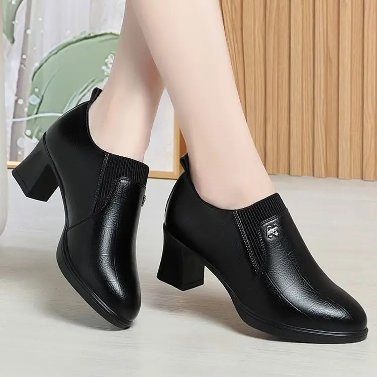 Burgundy Leather Mother's Heel Boots 2025 — feature 4