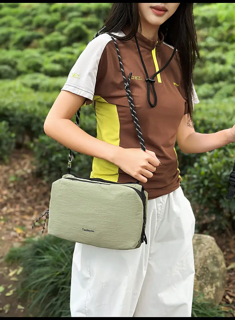 Lightweight Crossbody Bag for Women Summer Hiking Outdoor — feature 11