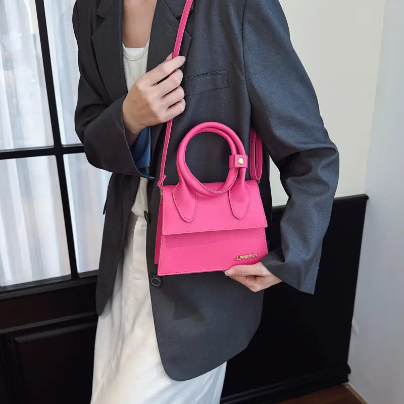 White Retro Handbag with Chain Strap for Women - Image 7