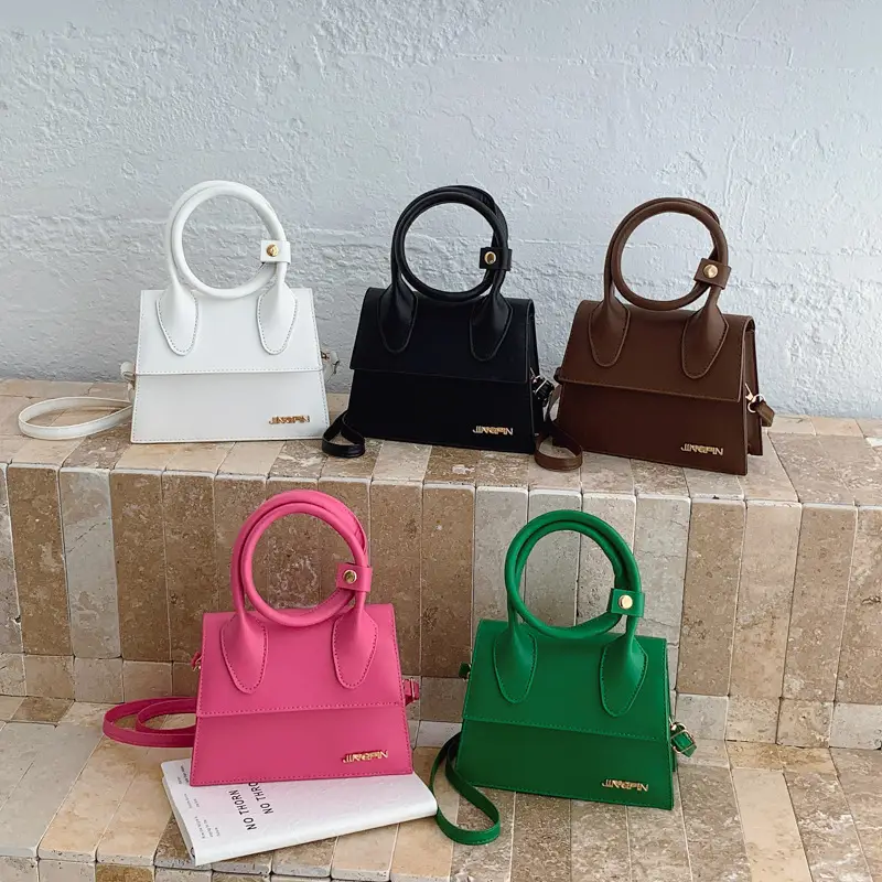 White Retro Handbag with Chain Strap for Women - Image 9