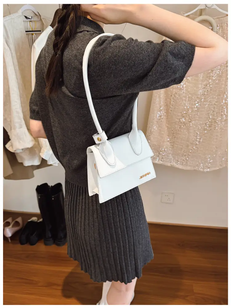 White Retro Handbag with Chain Strap for Women — feature 13
