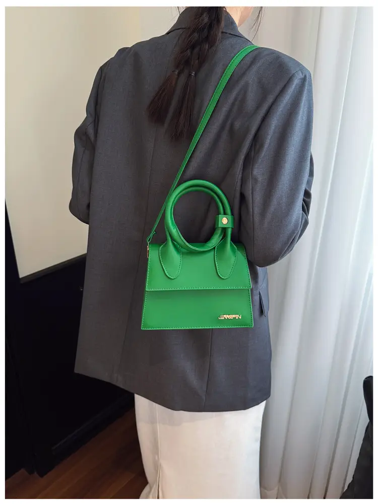 White Retro Handbag with Chain Strap for Women — feature 14