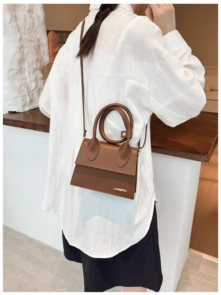 White Retro Handbag with Chain Strap for Women — feature 16