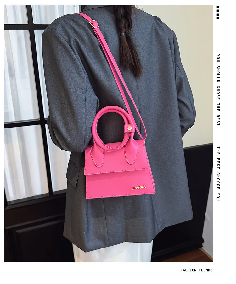 White Retro Handbag with Chain Strap for Women — feature 2