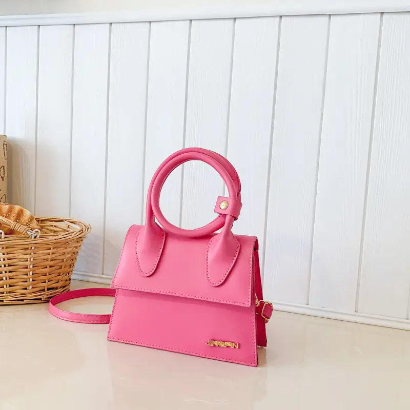 White Retro Handbag with Chain Strap for Women - Image 2
