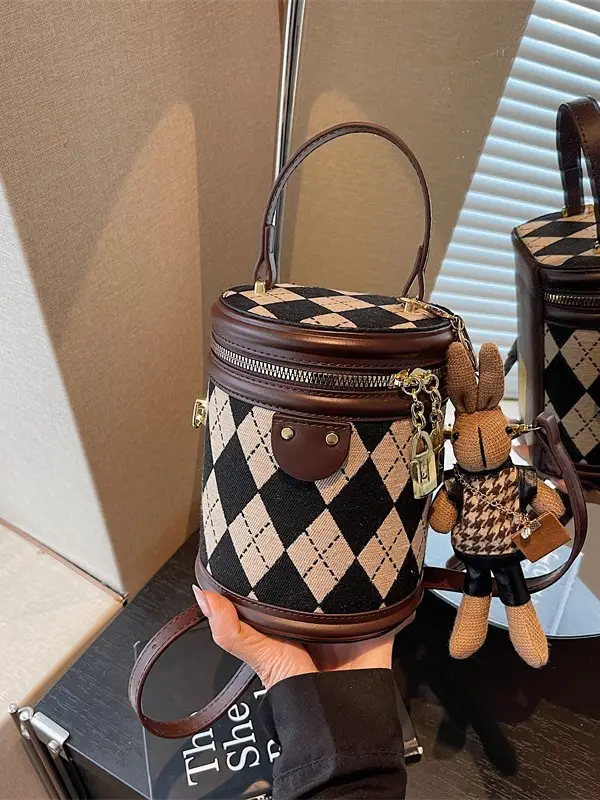 Retro Checkered Handheld Bag for Women - Image 10