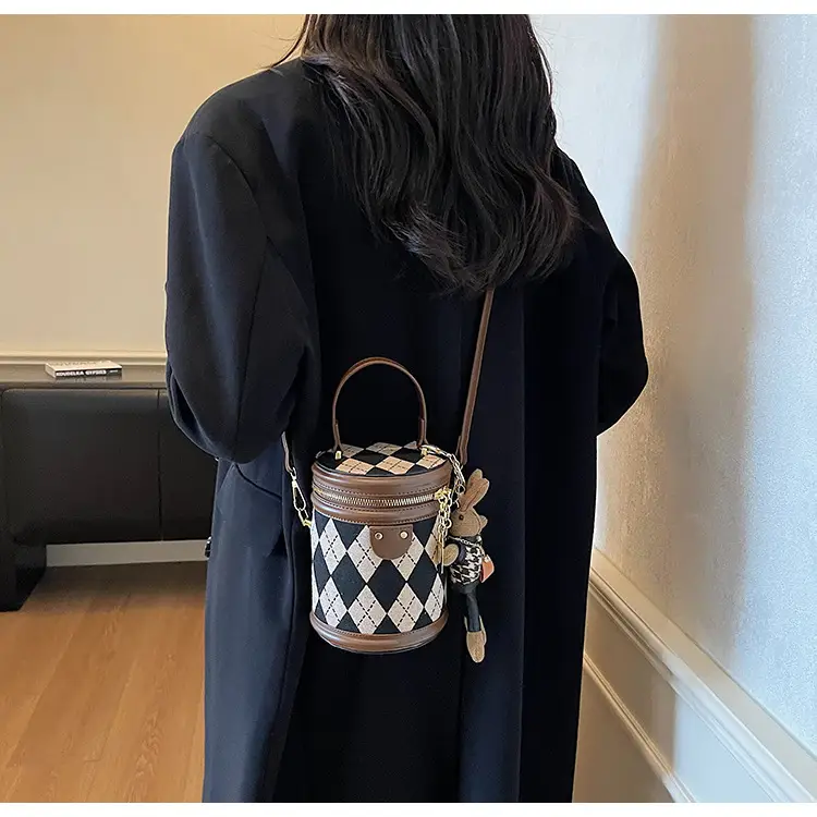 Retro Checkered Handheld Bag for Women — feature 15