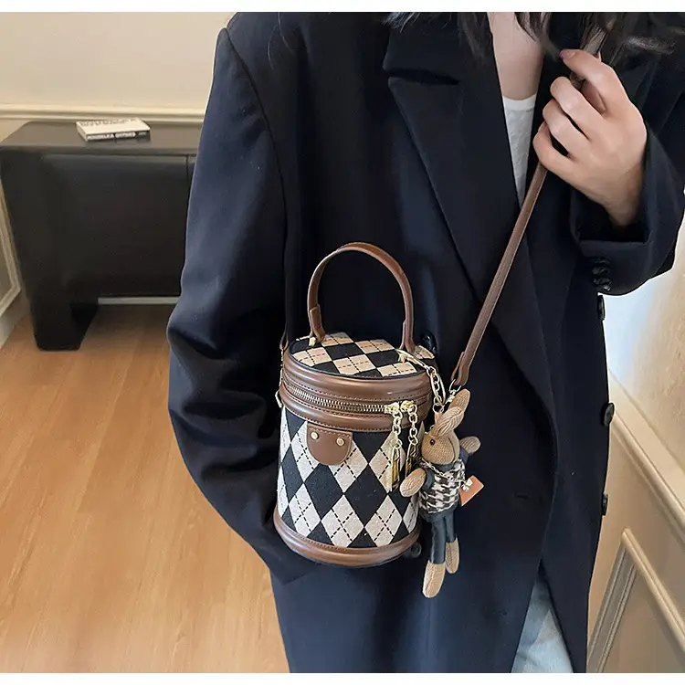 Retro Checkered Handheld Bag for Women — feature 16