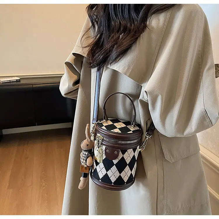 Retro Checkered Handheld Bag for Women — feature 18
