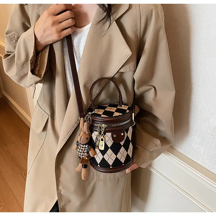 Retro Checkered Handheld Bag for Women — feature 19