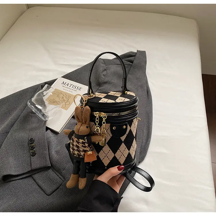 Retro Checkered Handheld Bag for Women - Image 3