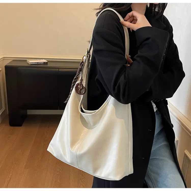 Brown Leather Shoulder Bag for Women 2026 Autumn Winter — feature 14