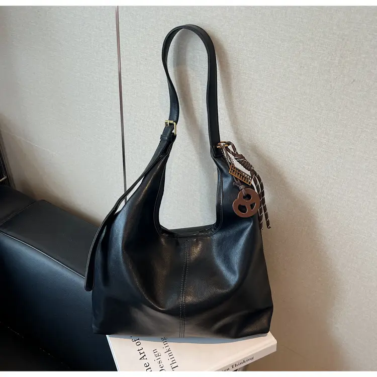 Brown Leather Shoulder Bag for Women 2026 Autumn Winter — feature 15