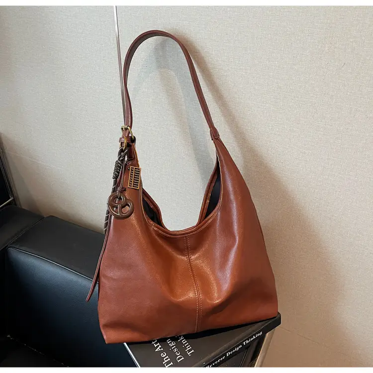 Brown Leather Shoulder Bag for Women 2026 Autumn Winter — feature 17
