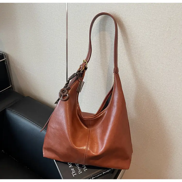 Brown Leather Shoulder Bag for Women 2026 Autumn Winter — feature 18