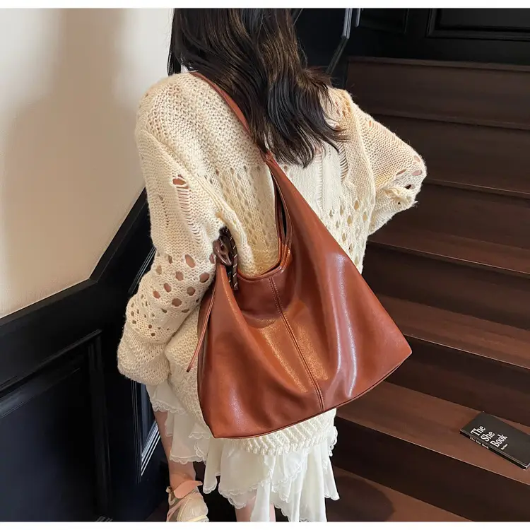 Brown Leather Shoulder Bag for Women 2026 Autumn Winter — feature 19