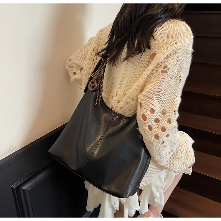 Brown Leather Shoulder Bag for Women 2026 Autumn Winter — feature 22