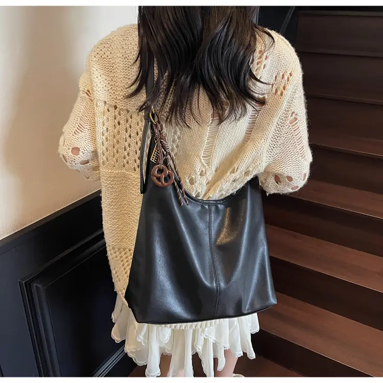 Brown Leather Shoulder Bag for Women 2026 Autumn Winter — feature 23