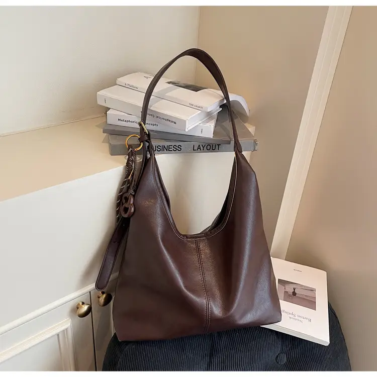 Brown Leather Shoulder Bag for Women 2026 Autumn Winter — feature 28