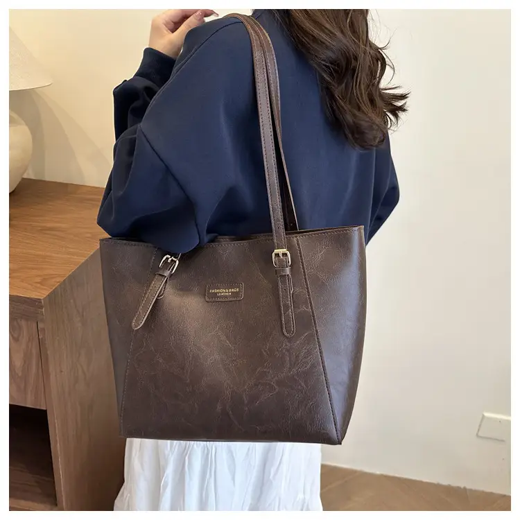 Brown Leather Shoulder Bag for Women Large Capacity — feature 10