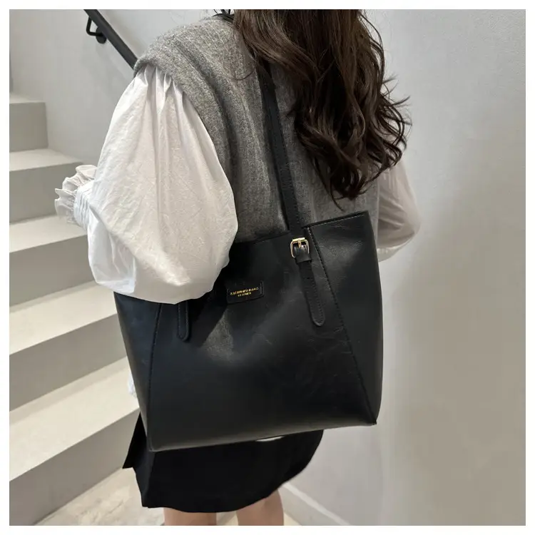 Brown Leather Shoulder Bag for Women Large Capacity — feature 15