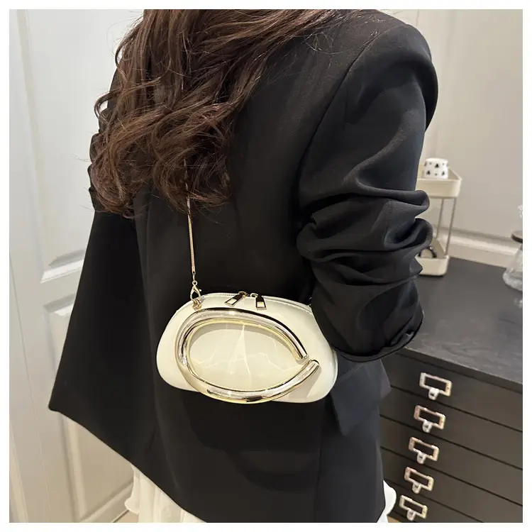 2025 Red Crossbody Bag Women's New Trendy Metal Hardware Personalized Dinner Chain Shoulder Clutch Women's Bag — feature 19