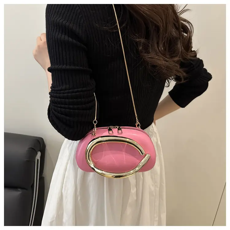 2025 Red Crossbody Bag Women's New Trendy Metal Hardware Personalized Dinner Chain Shoulder Clutch Women's Bag — feature 23