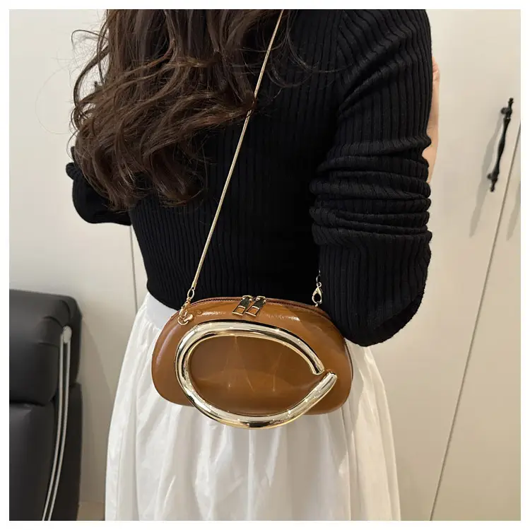 2025 Red Crossbody Bag Women's New Trendy Metal Hardware Personalized Dinner Chain Shoulder Clutch Women's Bag — feature 29