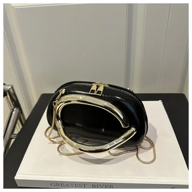 2025 Red Crossbody Bag Women's New Trendy Metal Hardware Personalized Dinner Chain Shoulder Clutch Women's Bag — feature 41