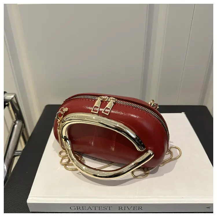 2025 Red Crossbody Bag Women's New Trendy Metal Hardware Personalized Dinner Chain Shoulder Clutch Women's Bag — feature 43