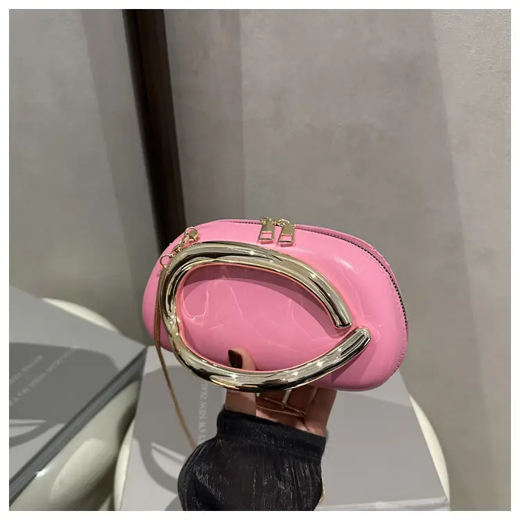 2025 Red Crossbody Bag Women's New Trendy Metal Hardware Personalized Dinner Chain Shoulder Clutch Women's Bag — feature 47