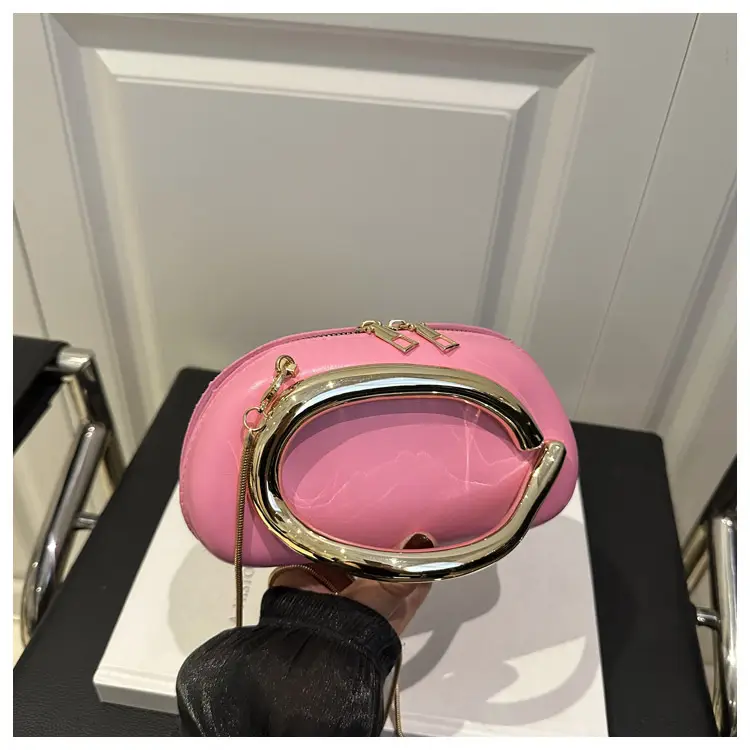 2025 Red Crossbody Bag Women's New Trendy Metal Hardware Personalized Dinner Chain Shoulder Clutch Women's Bag — feature 48