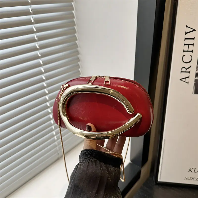 2025 Red Crossbody Bag Women's New Trendy Metal Hardware Personalized Dinner Chain Shoulder Clutch Women's Bag - Image 4