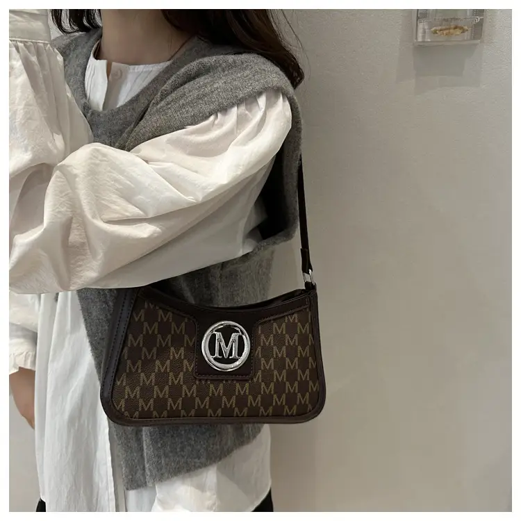 Niche Design Light Luxury Crossbody Bag for Women — feature 15