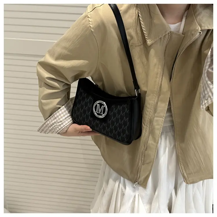 Niche Design Light Luxury Crossbody Bag for Women — feature 17