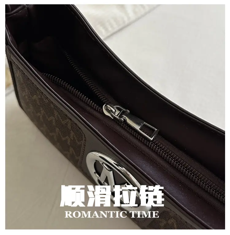 Niche Design Light Luxury Crossbody Bag for Women — feature 4