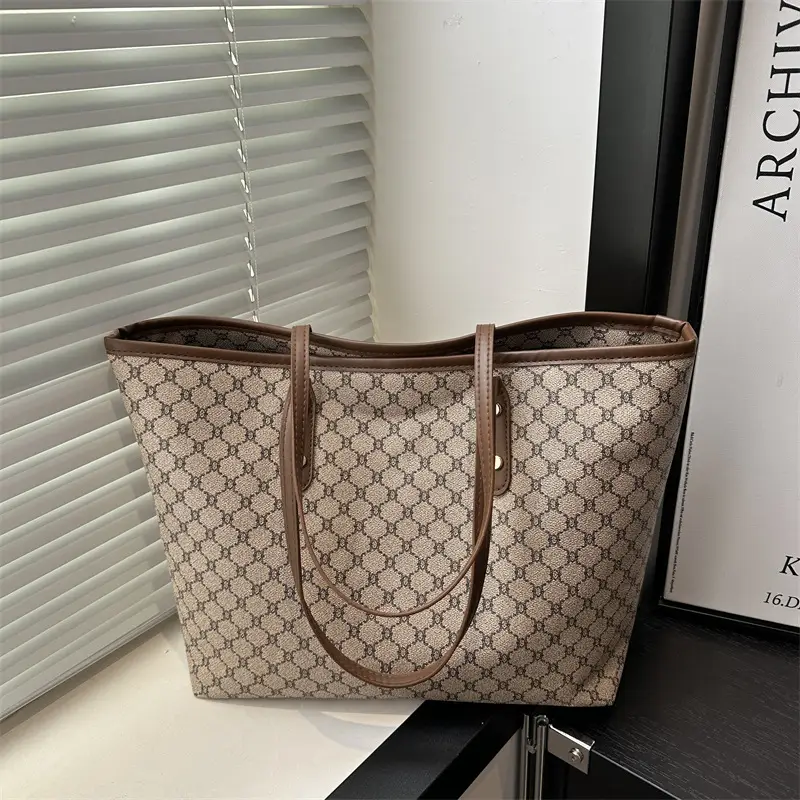 Retro Monogram Tote Bag Large Capacity Leather Handle - Image 4