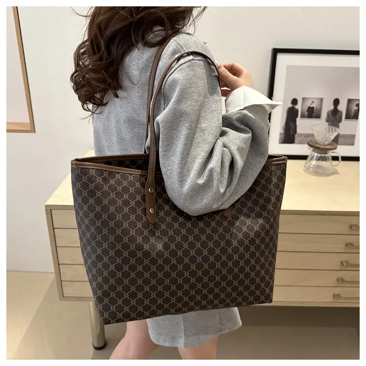 Retro Monogram Tote Bag Large Capacity Leather Handle — feature 12