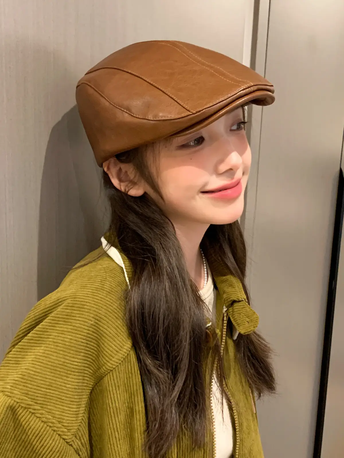 Women Retro Leather Duckbill Cap Brown — feature 2