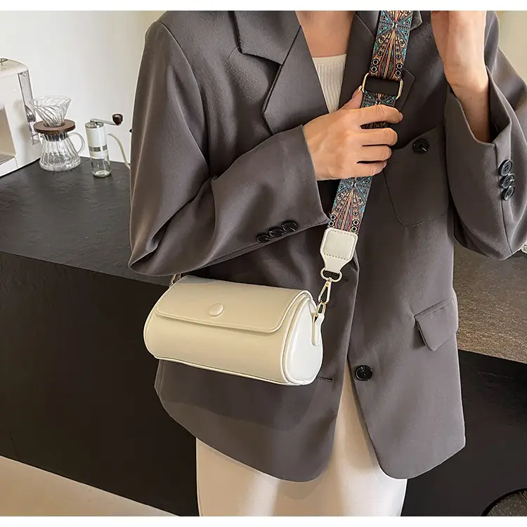 Women Crossbody Bag Brown Leather European American Retro Work 2025 — feature 17