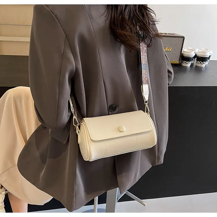 Women Crossbody Bag Brown Leather European American Retro Work 2025 — feature 18