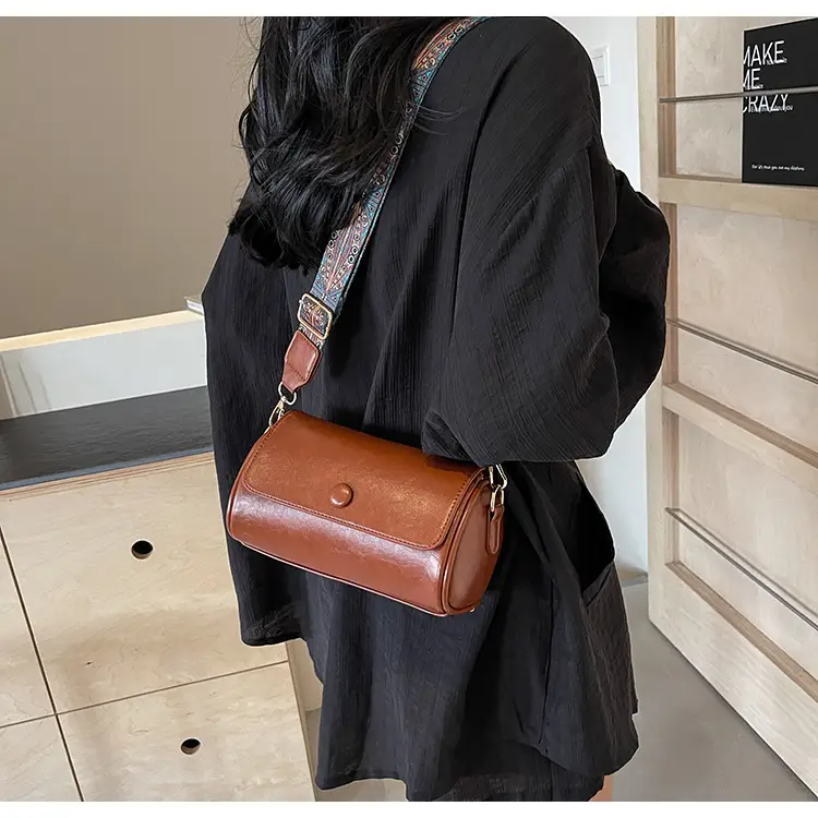 Women Crossbody Bag Brown Leather European American Retro Work 2025 — feature 20